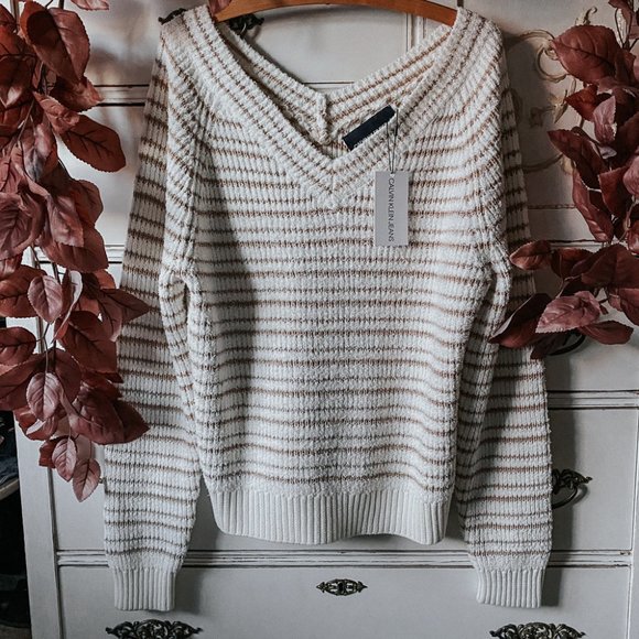 Calvin Klein Sweaters - NWT Calvin Klein Basic Neutral Striped Slouchy Super Soft V Neck Sweater
